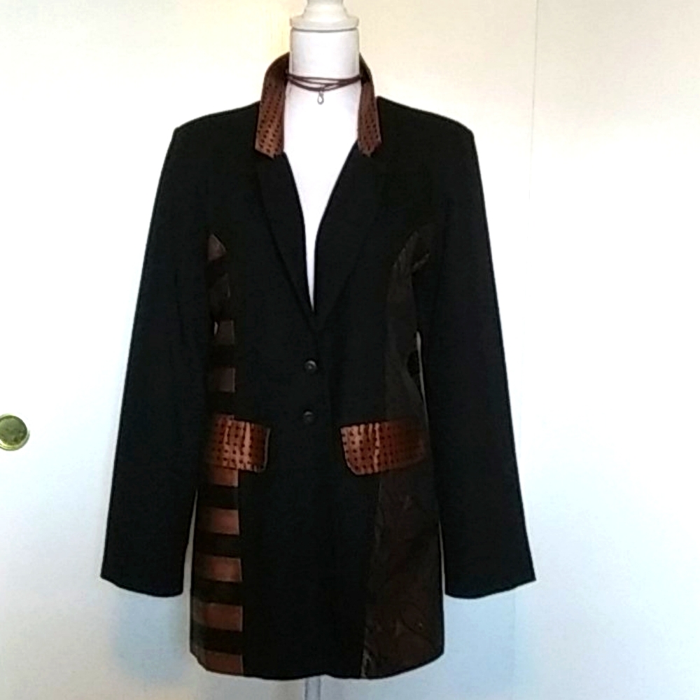 🖤😎Concinno Black Jacket w/Polka Dot Collar Sz L